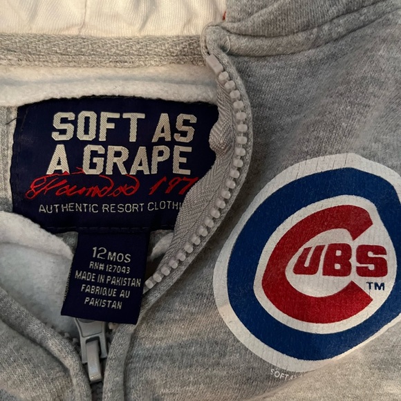 Cubs Sweatshirt - Picture 2 of 2
